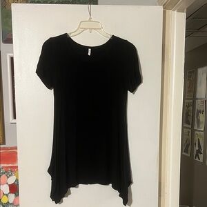 Bishuige black cap sleeve handkerchief hem tunic